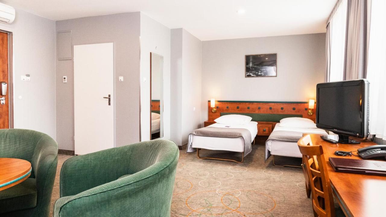 Qubus Hotel Glogow Exterior photo